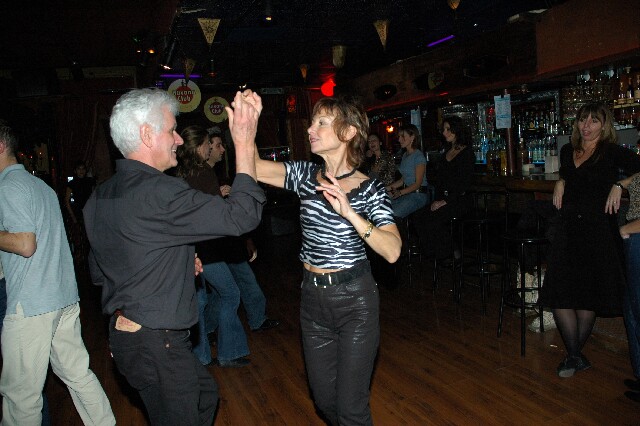 min 2005 12 18 sharkys 164